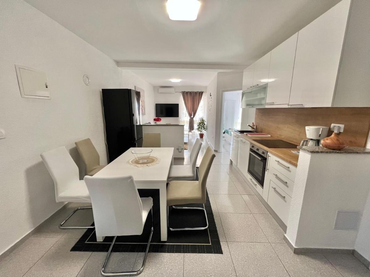 Apartmani Ana Dramalj Kültér fotó